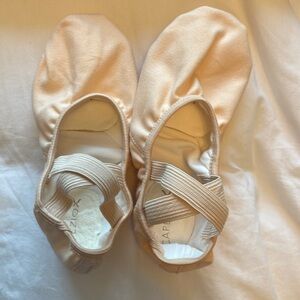 Girls Capezio ballet shoes